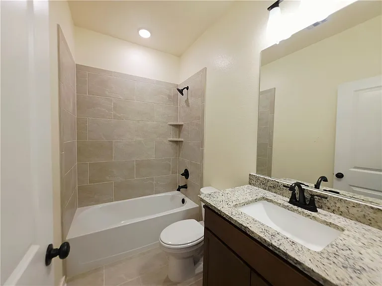142 E Martin Luther King Dr — Photo 12