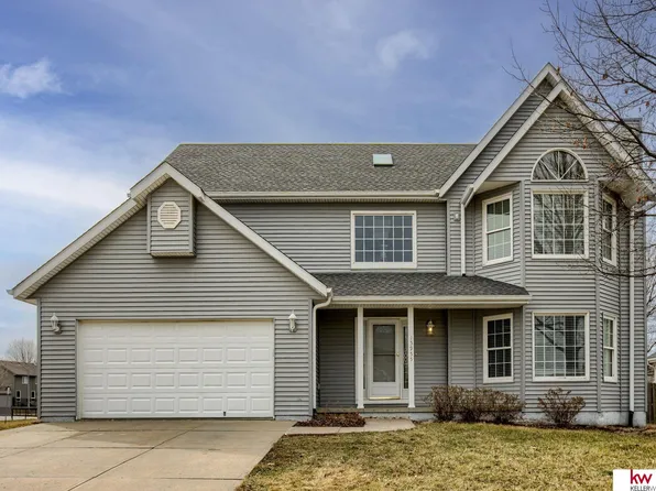 15955 Ames Ave, Omaha, NE 68116