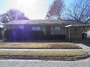 2nd image of 1205 Harvey Dr