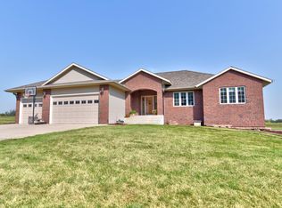 1113 Oak Hill Rd, Estherville, IA 51334