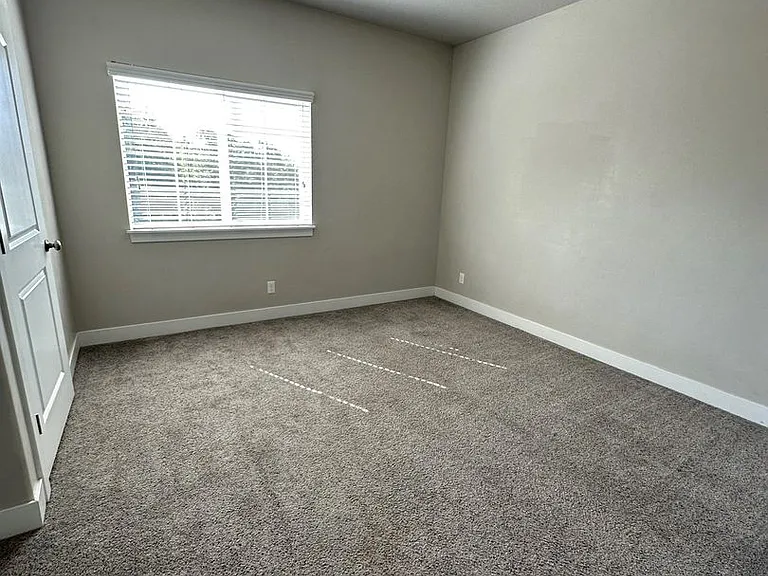 Creekside Oaks Apartments — Photo 5