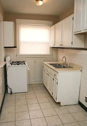 4th image of 2108-2110 Portis Ave