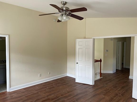 3rd image of 3047 Remington Oaks Cir