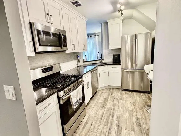 2706 Lighthouse Ln, Parlin, NJ 08859