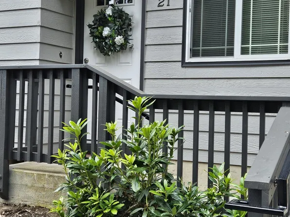 29650 SW Courtside Dr APT 21, Wilsonville, OR 97070