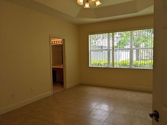 5th image of 14125 Lake Live Oak Dr