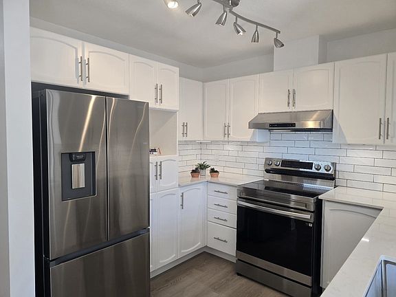 4th image of 11502 Burnett St #31