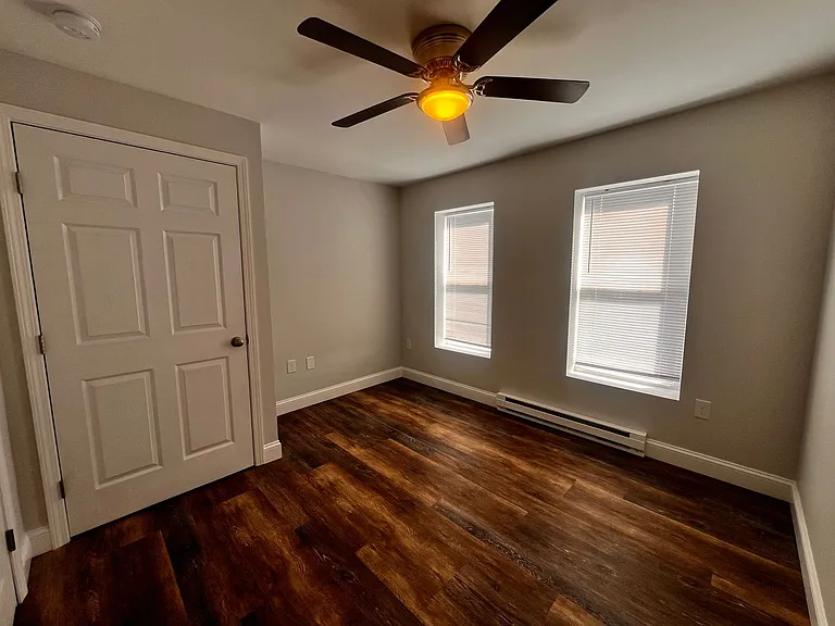 137 S Main St — Photo 18