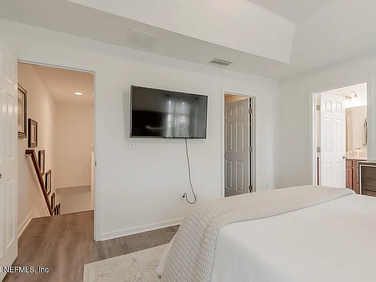 162 Nelson Ln — Photo 16