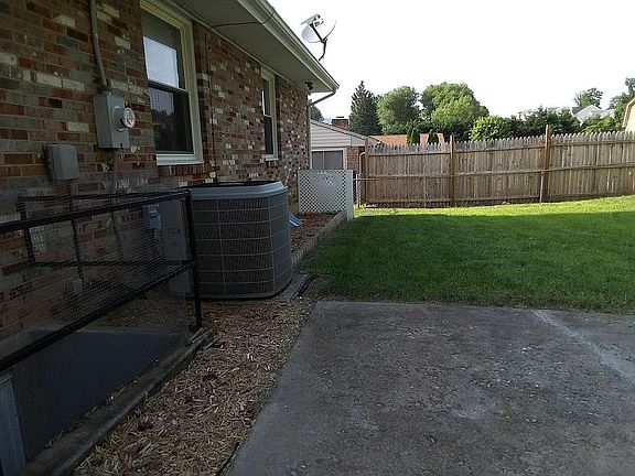 3rd image of 6261 Nell Cir