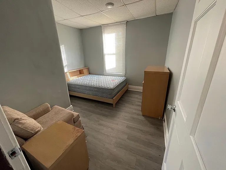 2407 Duncan St — Photo 17