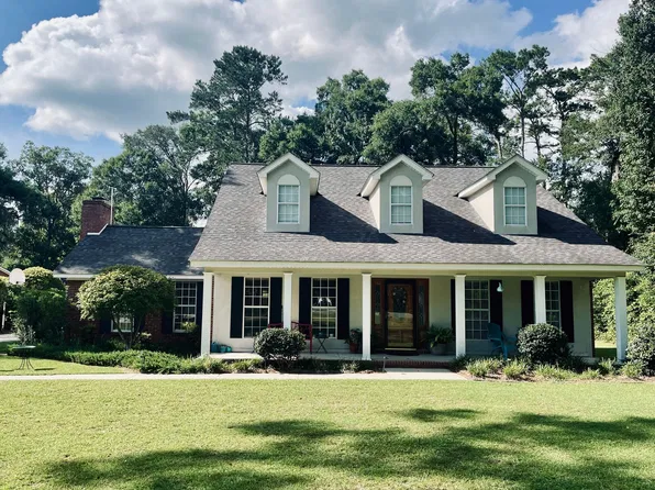 802 Holly Springs Dr, Thomasville, GA 31792