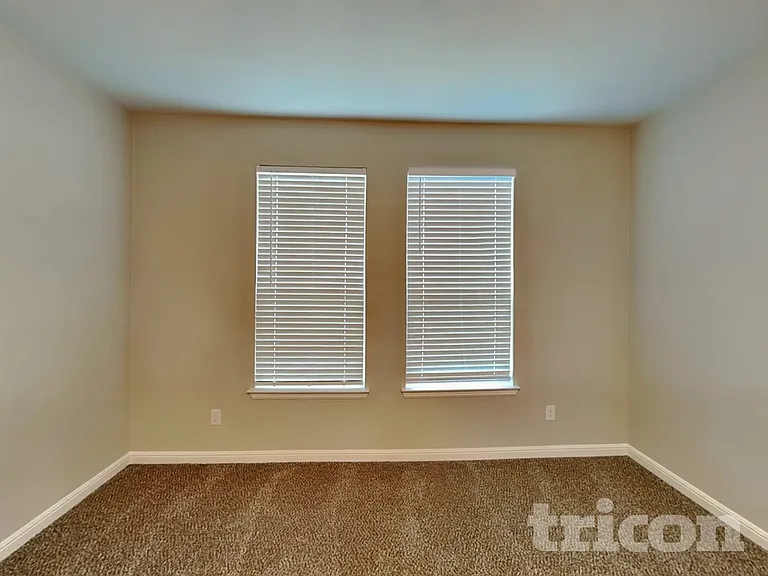162 Colter Dr — Photo 3