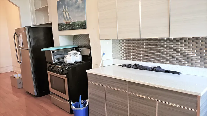 Rented by The Hamilton Group | media 2