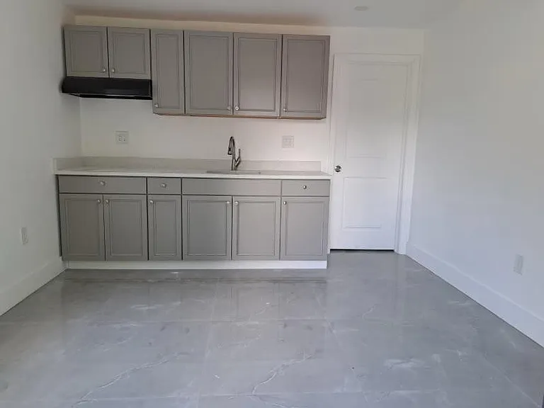 1015 NW 48th St #1 — Photo 1