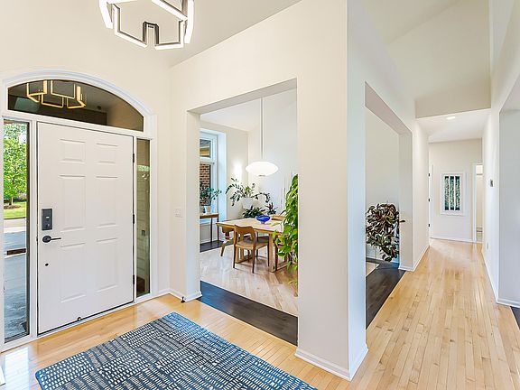 3rd image of 2462 Winged Foot Ct