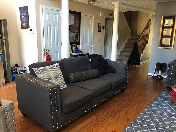 3rd image of 1282 Hamlet Ct