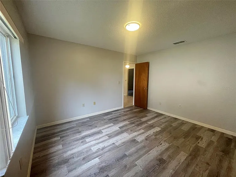 10337 Usher St — Photo 8