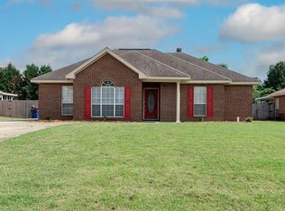 68 Silver Pointe Dr, Wetumpka, AL 36025