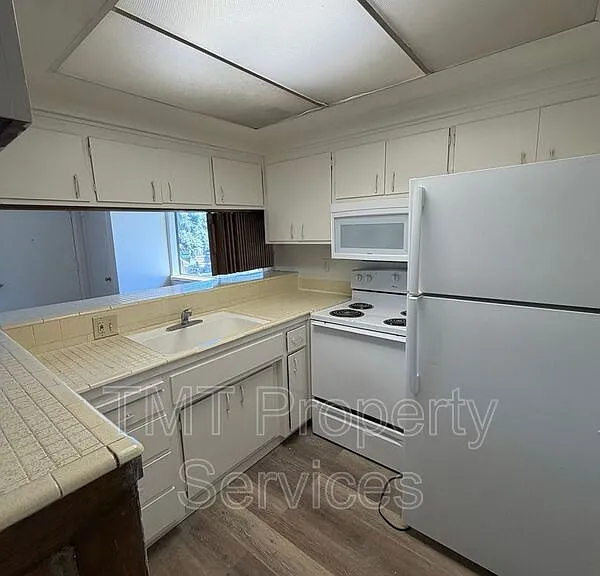 5519 Keoncrest Cir #4 — Photo 14