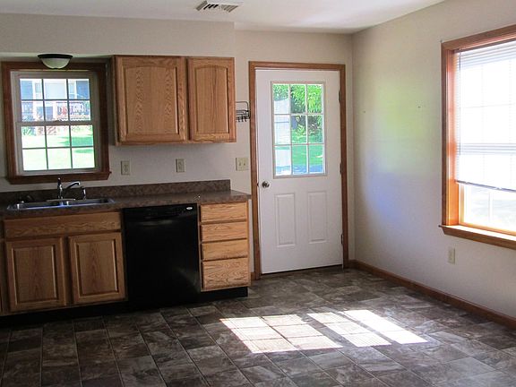 5th image of 495 E Main St APT E