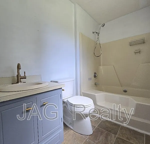 2601 Briar Trail Ct — Photo 10