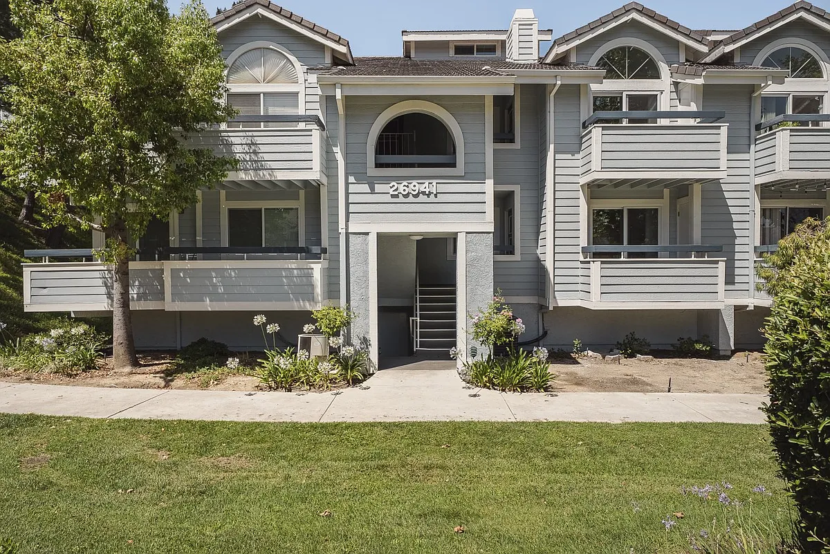 Building Photo - 26941 Rainbow Glen Dr #751