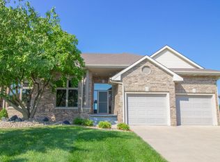 859 Glen Oaks Ter, West Des Moines, IA 50266