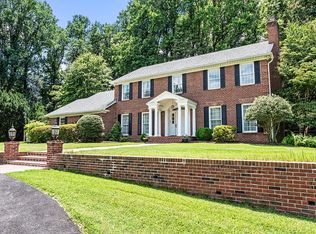 966 Towlston Rd, Mc Lean, VA 22102