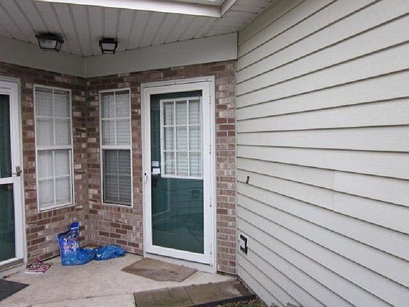 2nd image of 1146 Regency Dr Unit 1146