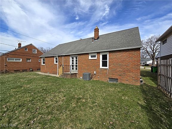 4th image of 25660 Glenbrook Blvd