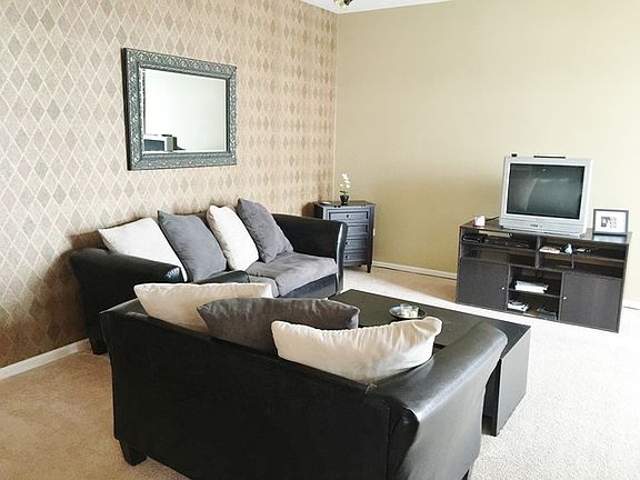 3rd image of 7421 Claridge Dr Unit E