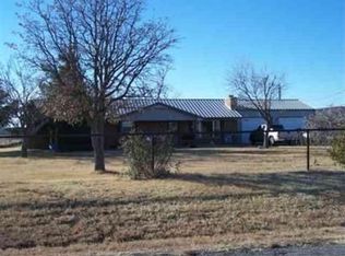 1077 SW Post Oak Rd, Indiahoma, OK 73552