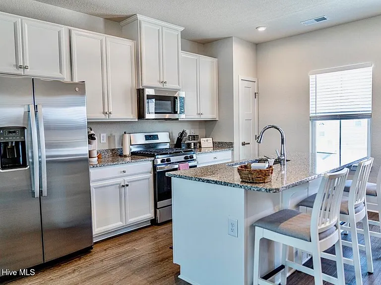 409 Fost Blvd — Photo 12