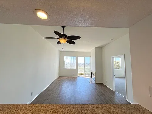 Blocks to the Beach | Scenic Bluff Views | Private Garage + Reserved Parking | Washer/Dryer In Ho... — Photo 2