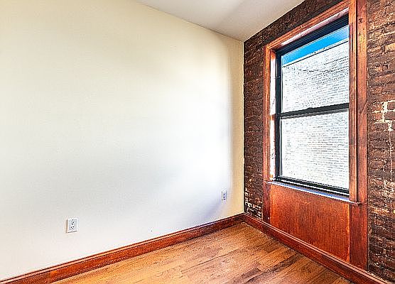 2nd image of 510 W 184th St APT 36