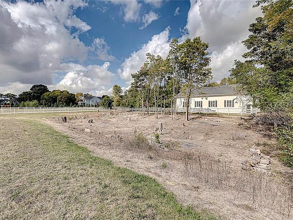 2nd image of 15997 Oak Park Ln
