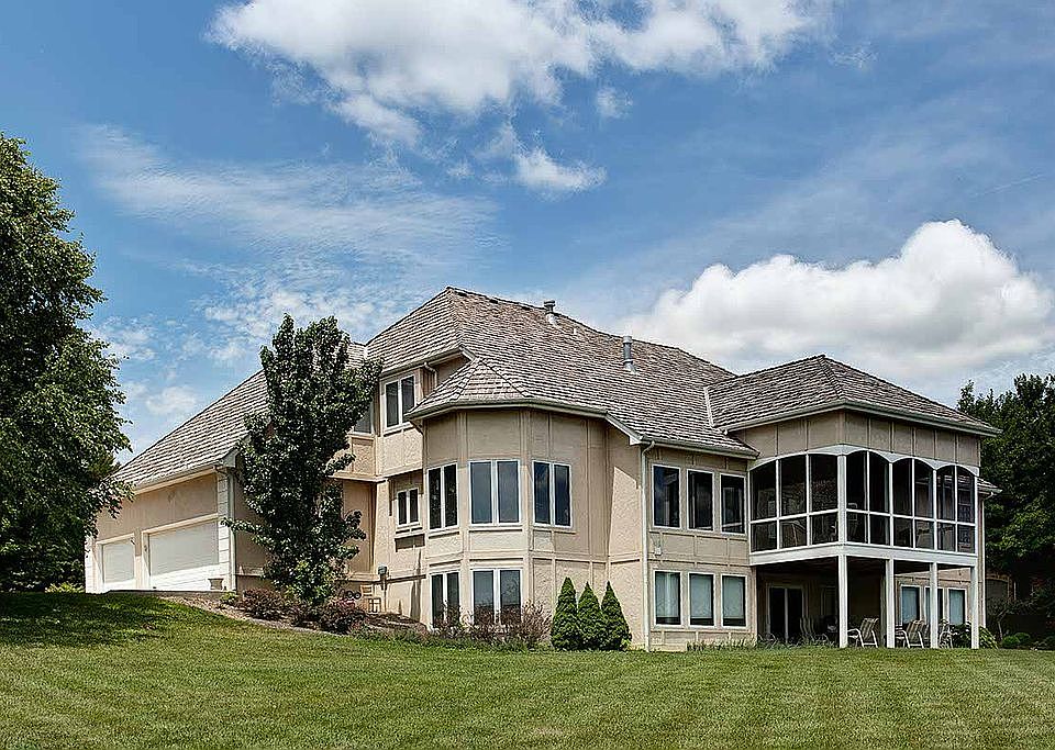 2nd image of 1600 Barrington Dr