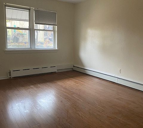 5th image of 3056 Barker Ave #2