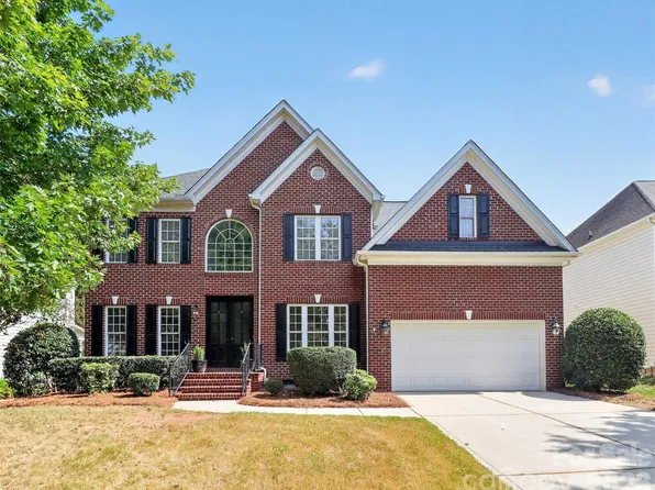 8915 Whittingham Dr, Waxhaw, NC 28173