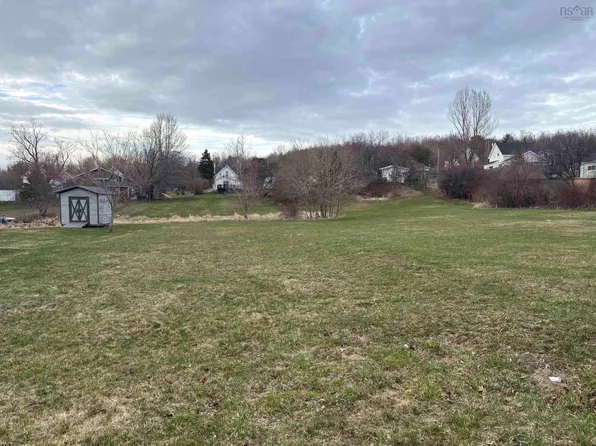 45 Oak St, Trenton, NS B0K 1X0