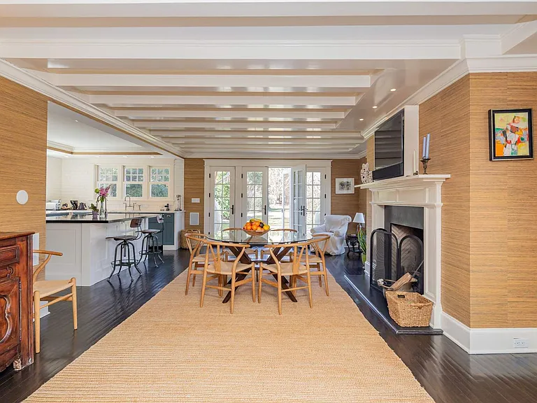 17 Wainscott Stone Rd — Photo 5