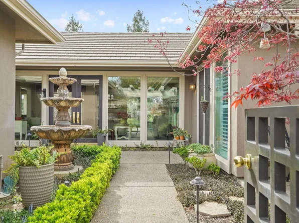 9508 Golf Course Ln, Elk Grove, CA 95758