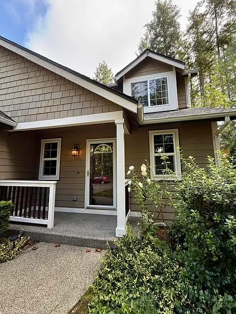 3 bed, 2.5 bath, 1688 sqft, $2,650 — Photo 2