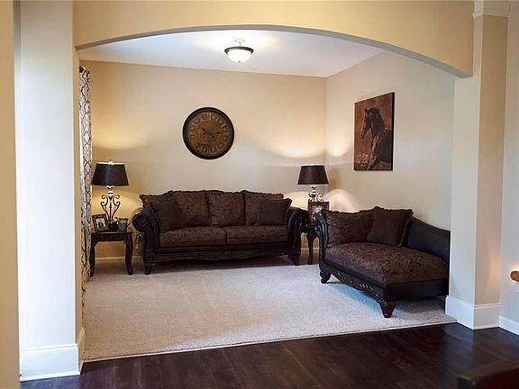 4th image of 541 Lee Road 483