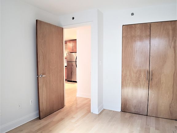 5th image of 362 W 53rd St APT 3R