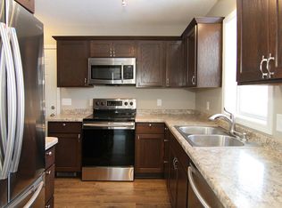 5860 Red Fox Run, North Branch, MN 55056