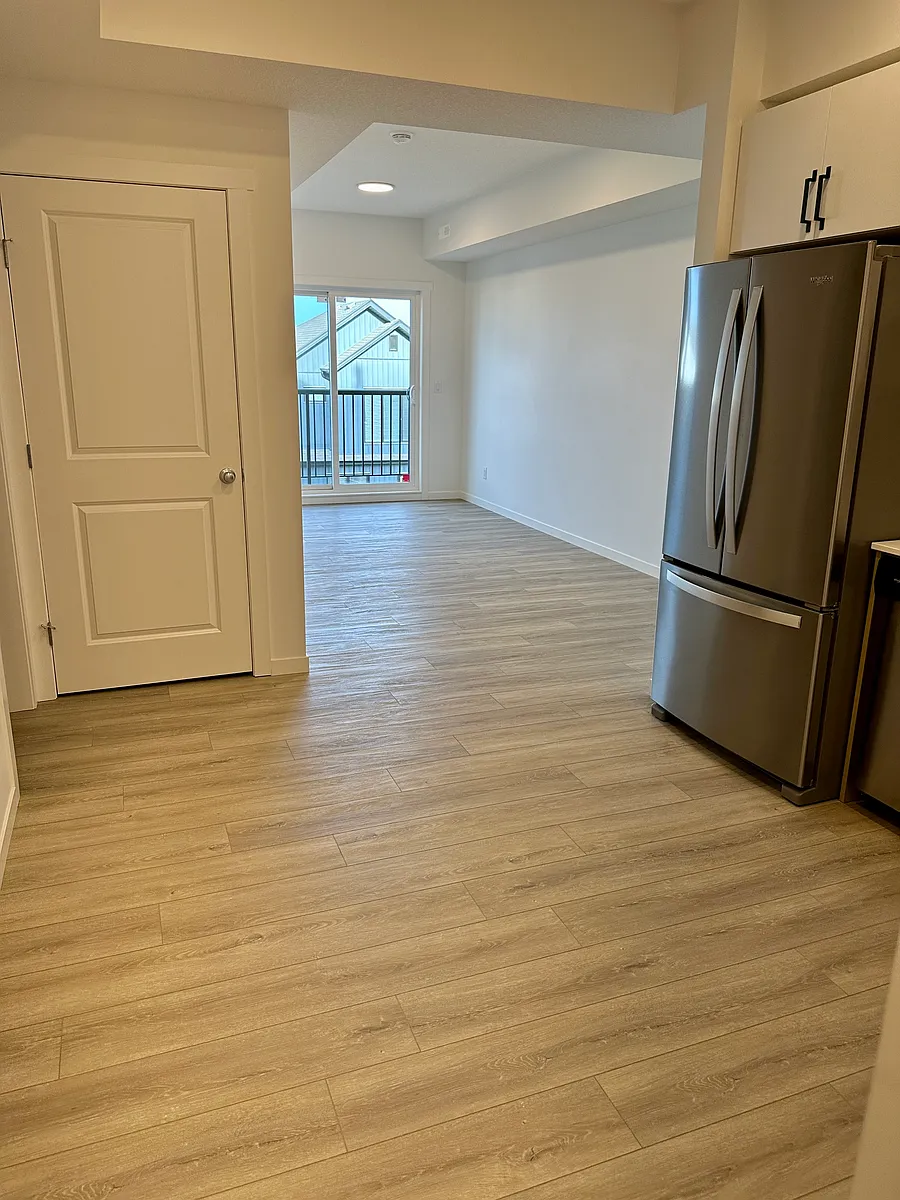 Photo 2 of 10 - 864 Secord Blvd NW #302 - Edmonton, AB 2_01042024 - 864 Secord Blvd NW #302