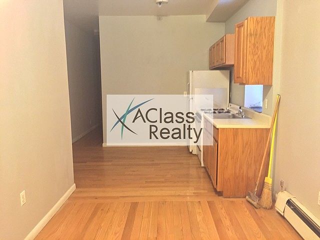 1st image of 3082 Steinway St #2F
