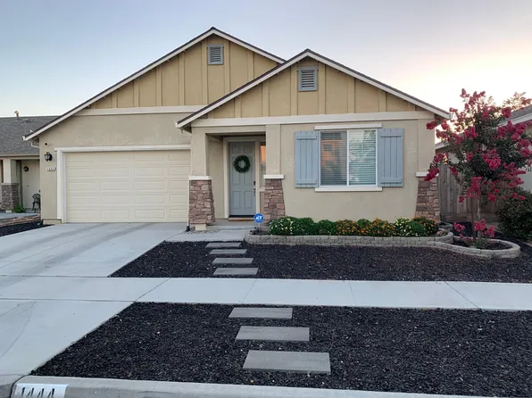 1444 Greenbrier Dr, Hanford, CA 93230